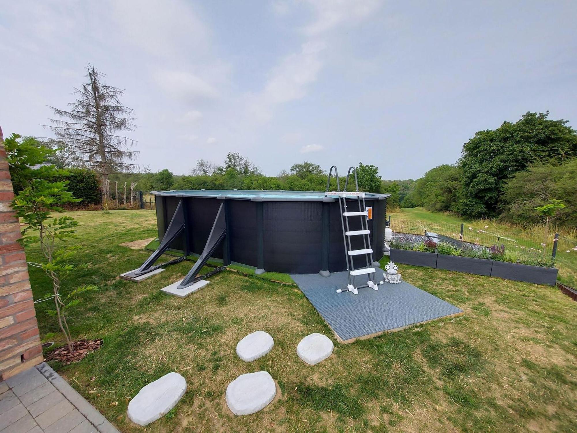 Vakantiehuis Modern In With Fenced Garden